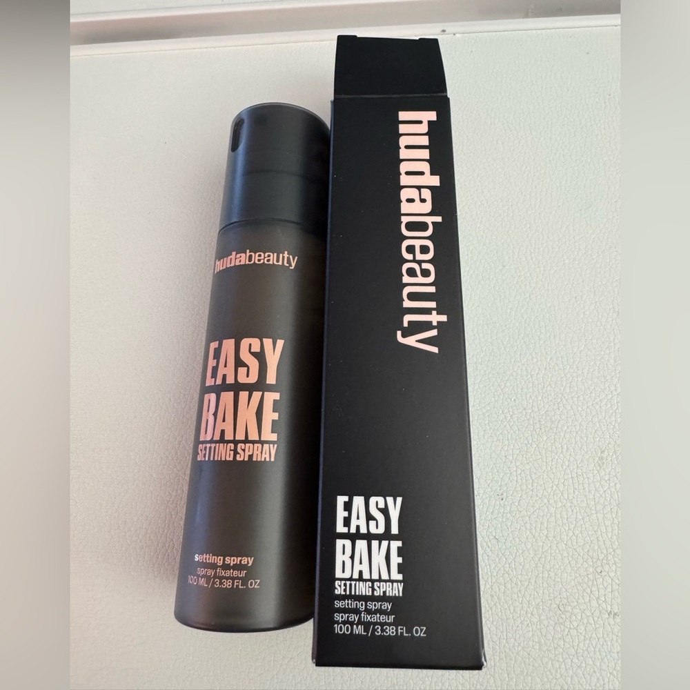 HUDA BEAUTY Easy Bake Setting Spray